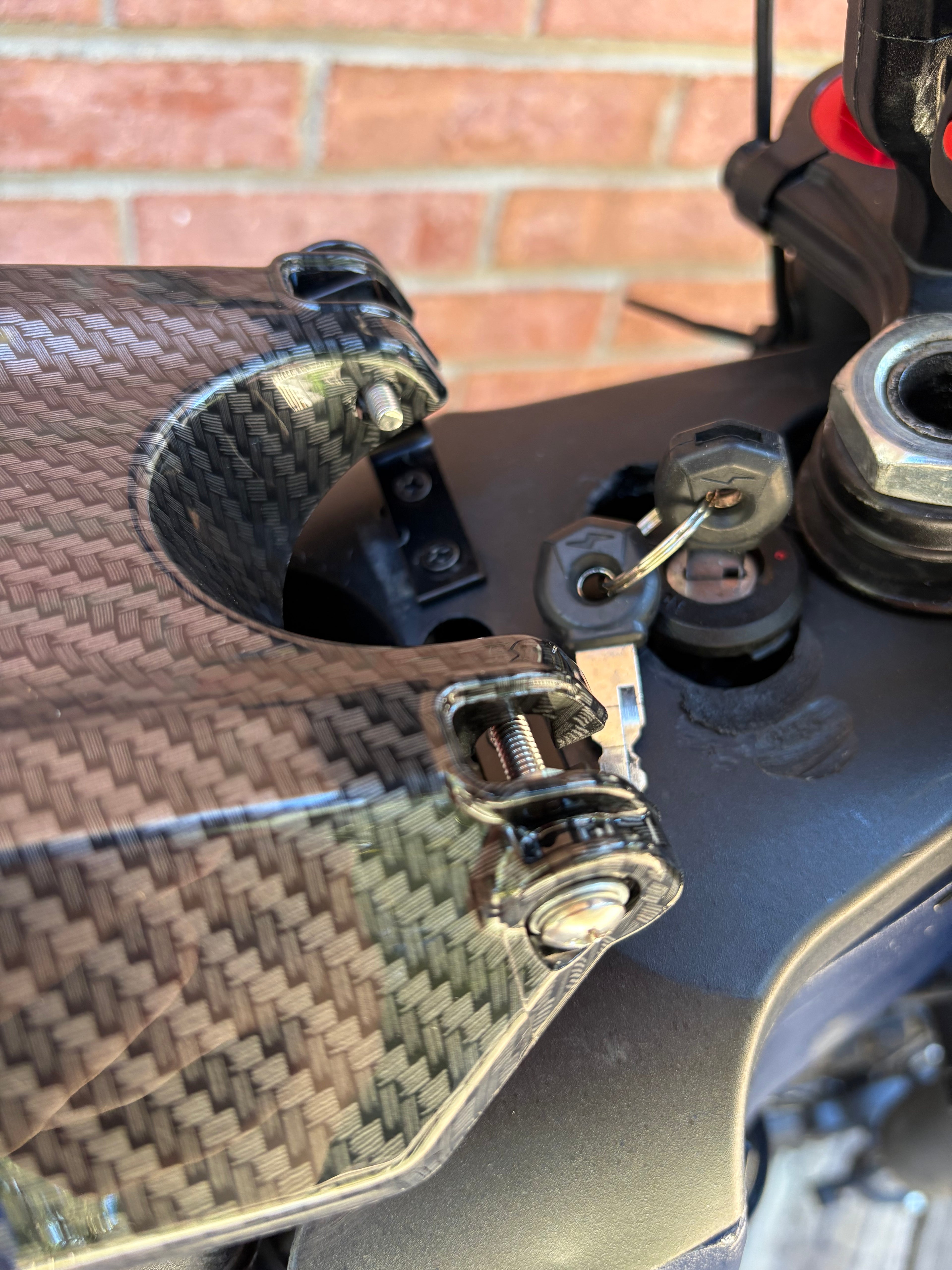 Tuttio battery lid mount kit